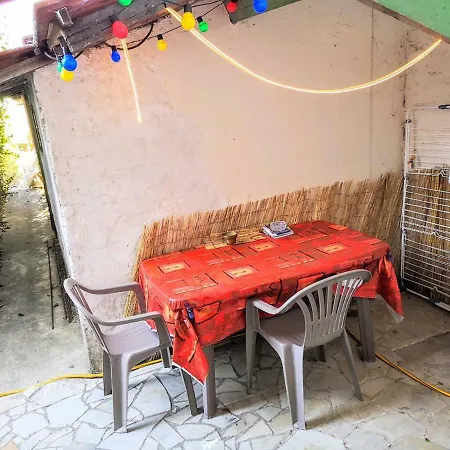 Mini Studio Cosy Avec Terrasse 15 Mn Centre Nimes بيت ضيافة نيم