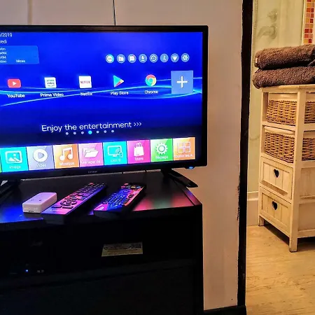 Mini De 13 M2 Avec Terrasse 15 Mn Centre Affittacamere Nîmes