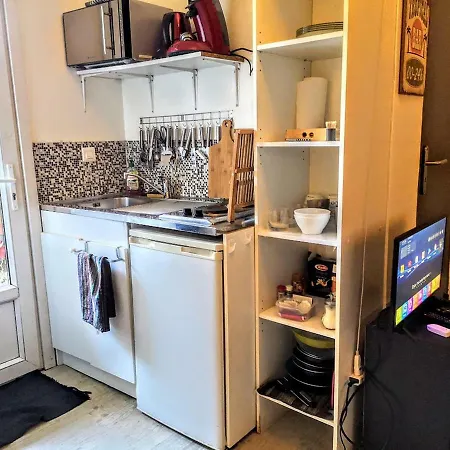 بيت ضيافة Mini Studio Cosy Avec Terrasse 15 Mn Centre Nimes
